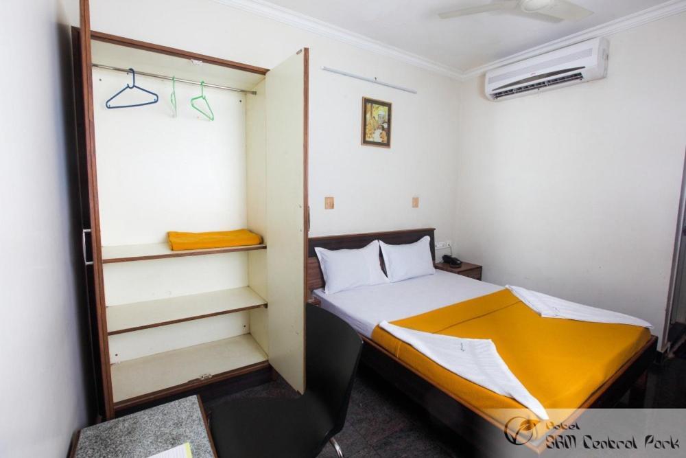 Hotel S R M Central Park Chennai Zewnętrze zdjęcie
